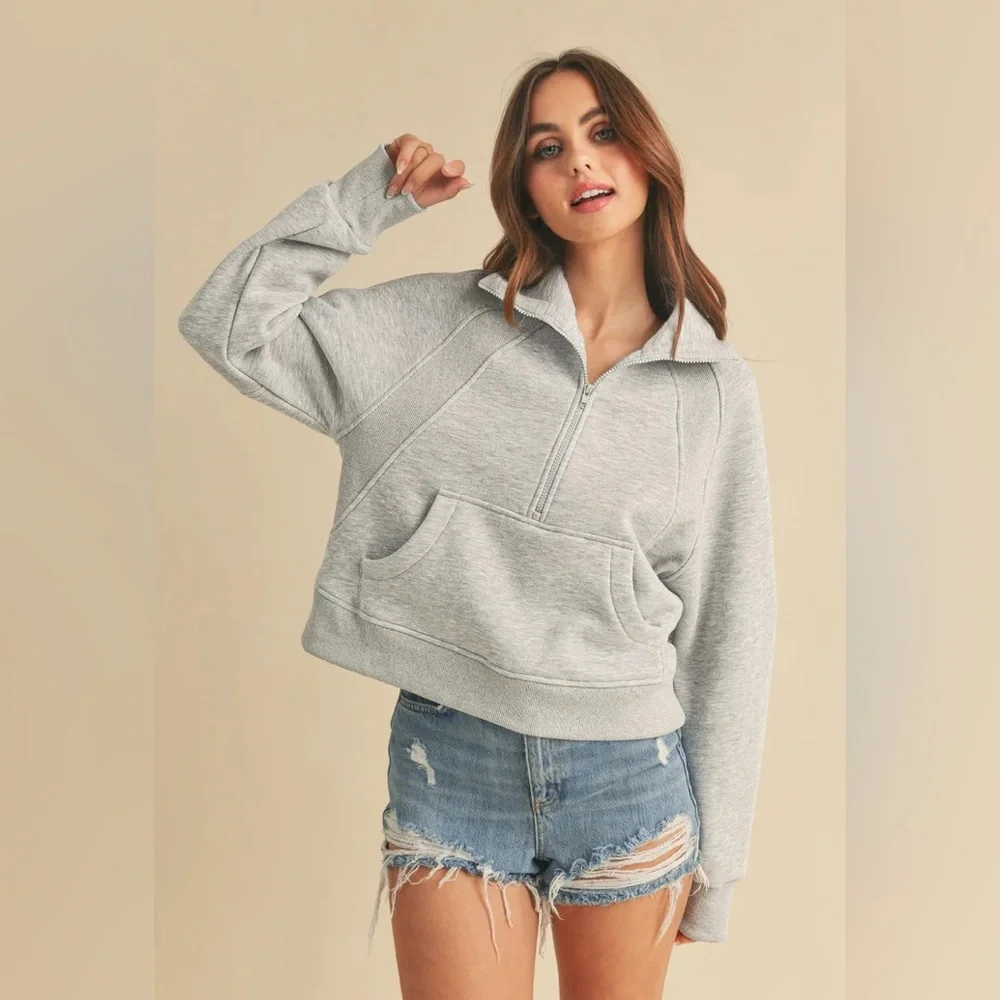 AEMI + CO Light Gray Dove Funnel Neck Half Zip Activewear Crop Sweatshirt - Picture 9 of 9
